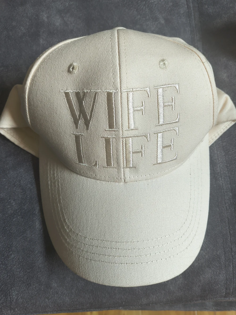WIFE LIFE Embroidered Baseball Cap - Cream